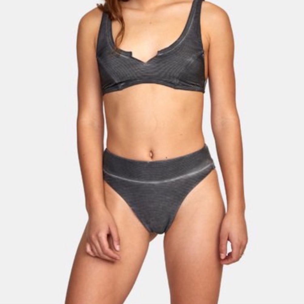 🆕NWT Salt Wash Cheeky High Rise High Leg Coverage Black XS,S,M & L Available
